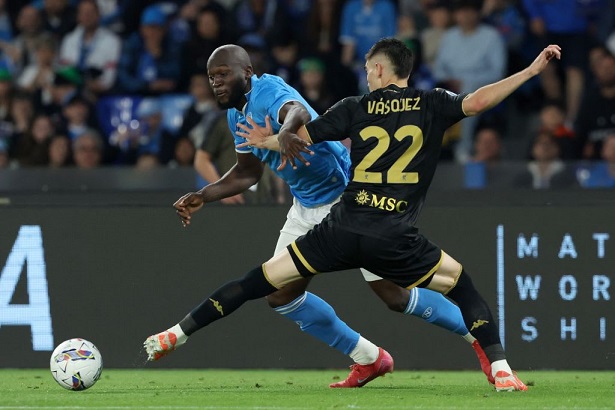 Romelu Lukaku yritti parhaansa säilyttääkseen voiton kahdella viimeisellä kierroksella Romelu Lukaku yritti parhaansa säilyttääkseen voiton kahdella viimeisellä kierroksella